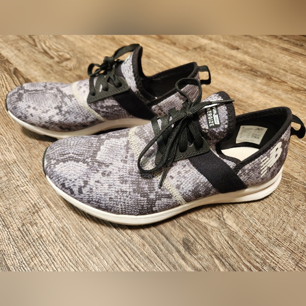 New Balance fuel core Nergize snakeskin size 9 women's